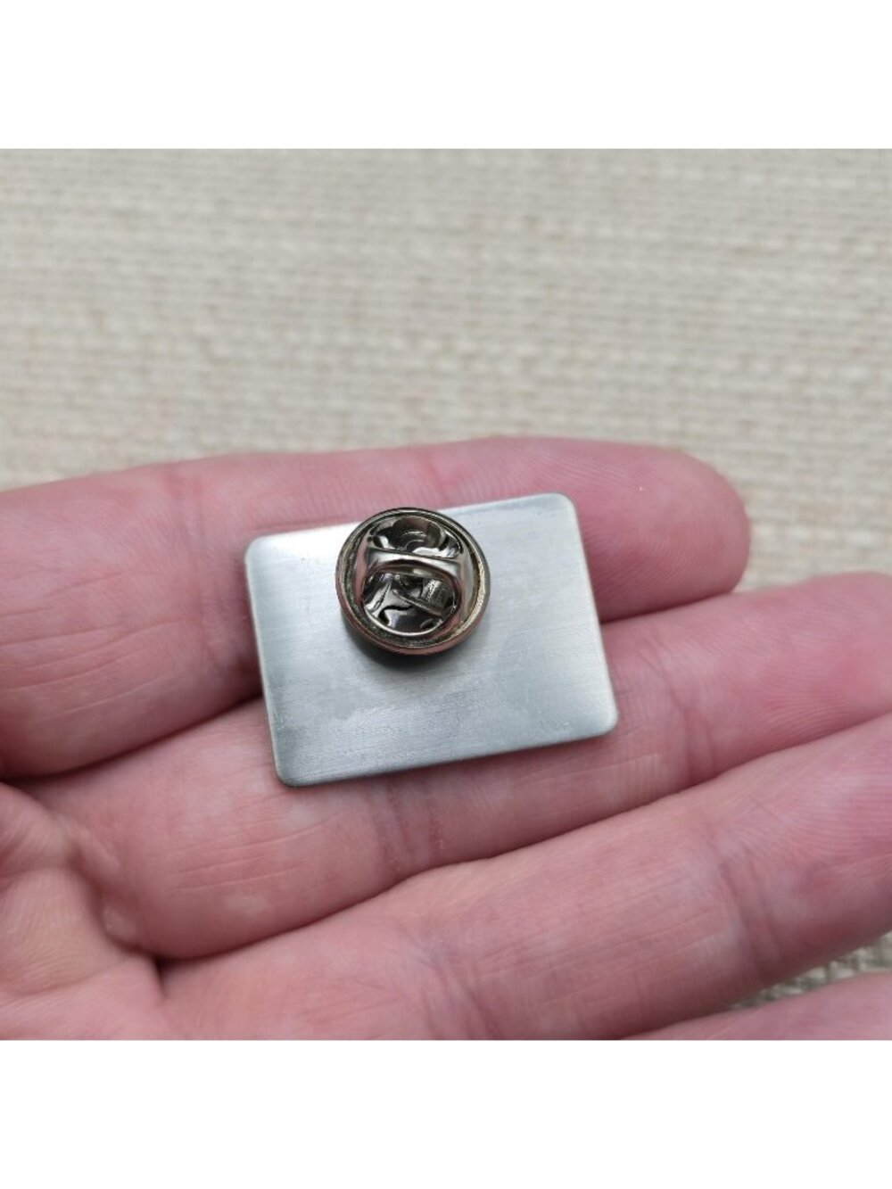 Vintage Johnson & Johnson Nurses Heal Enamel Pin A7876 - Picture 4 of 6